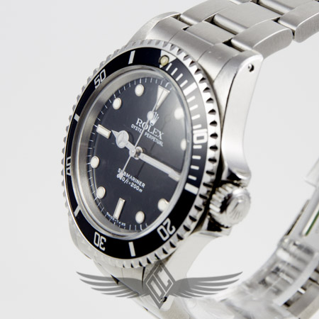 rolex submariner 5513 gloss dial L serial crown side of watch